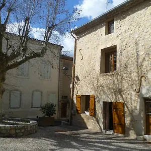  Hébergement de vacances Maison Dans Le Village